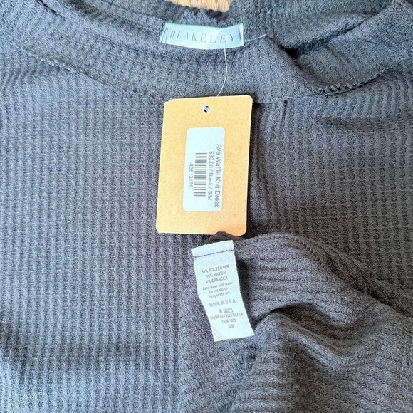 Blakeley Ava Waffle Knit Sweater dress knee length boat neck in Black - Picture 4 of 8